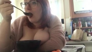 BBW Mukbang with her Tits Out(Preview Clip)