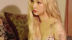 Here's GFriend's Eunha Showing Some Cleavage